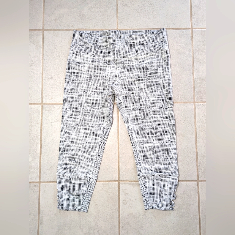 Prana Medium Pants Black White Geometric Pull On Capri Tights